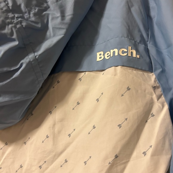 Bench Rain Coat - Picture 4 of 4